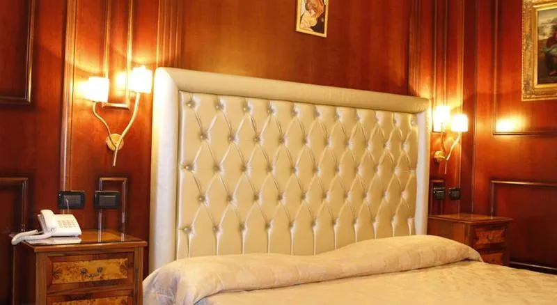 FAMILY ROOM STANDARD Room, Boutique Hotel Trevi, Rome
