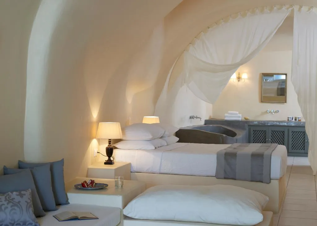 SUITE HONEYMOON Room, Zannos Melathron Hotel By Omilos Hotels, Santorini