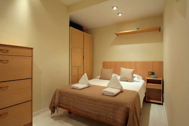 APARTMENT CAPACITY 7 TWO BEDROOMS Room, Gaudi Residence, Barcelona