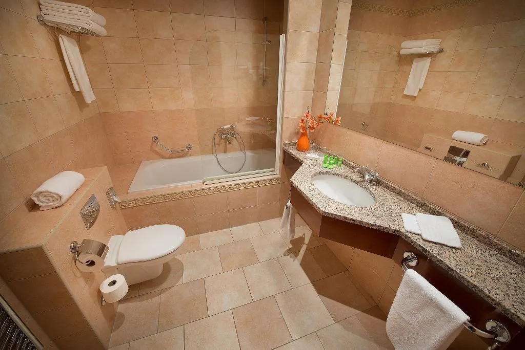 Double or Twin DELUXE Room, Grand Hotel Zvon, Prague
