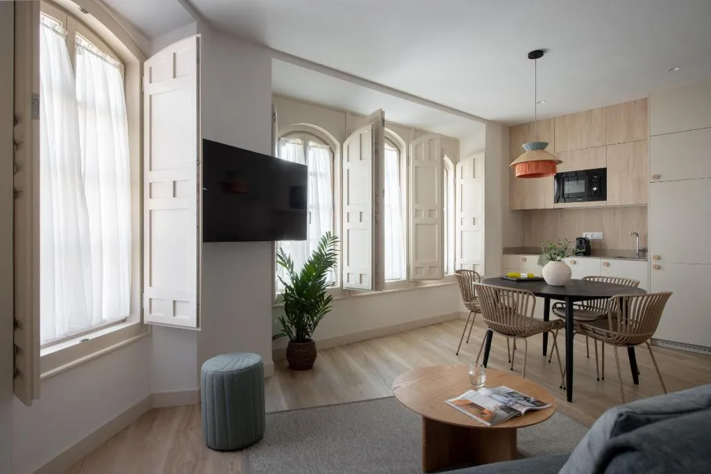 APARTMENT TWO BEDROOMS Room, Libere Malaga Plaza Del Siglo, Costa Del Sol