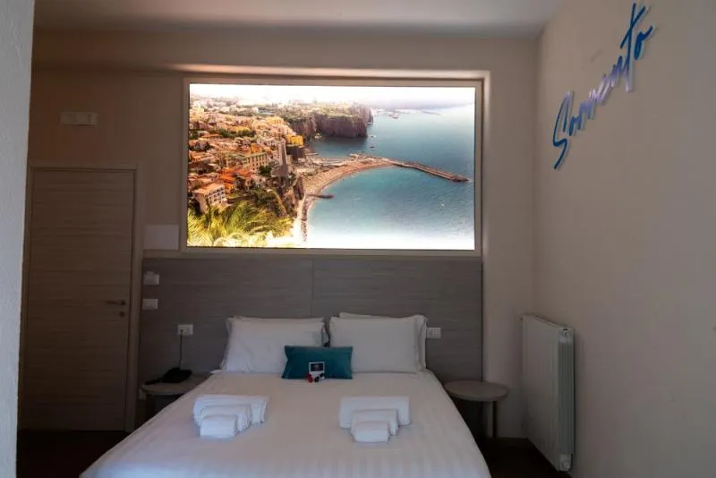 DOUBLE SUPERIOR Room, The Sun Hotel Boutique, Naples