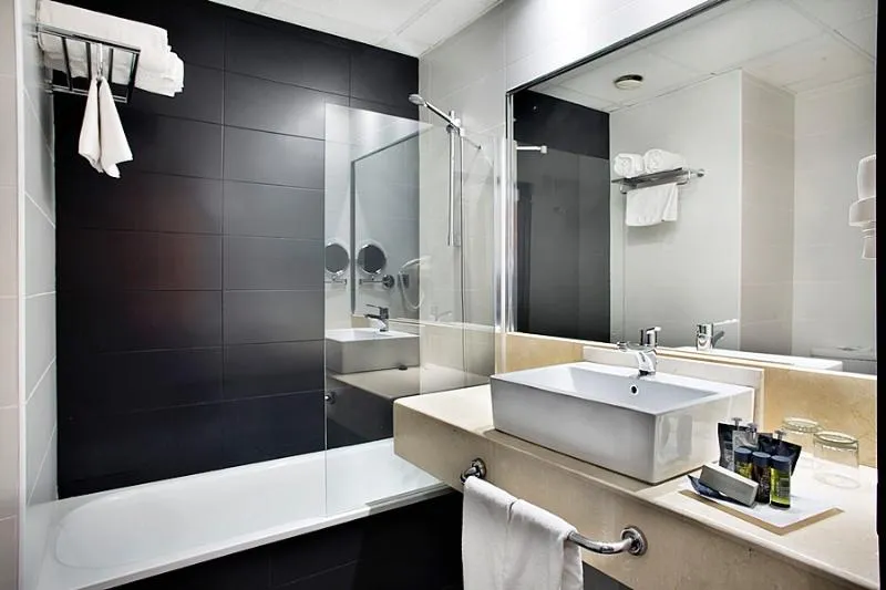 JUNIOR SUITE STANDARD Room, Hotel Chamartin the One, Madrid