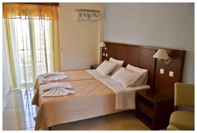 Room, Alex, Rhodes
