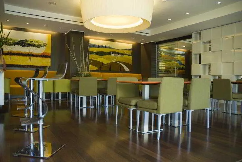 Bar, Cruise, Milan