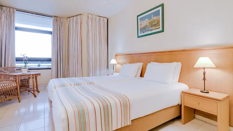 Double or Twin SIDE SEA VIEW Room, Auramar Beach Resort, Algarve