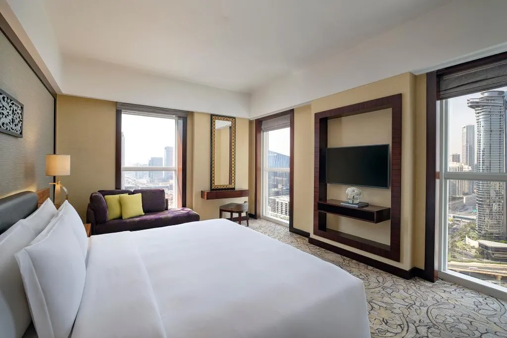 SUITE CLUB Room, Dusit Thani Dubai, Dubai