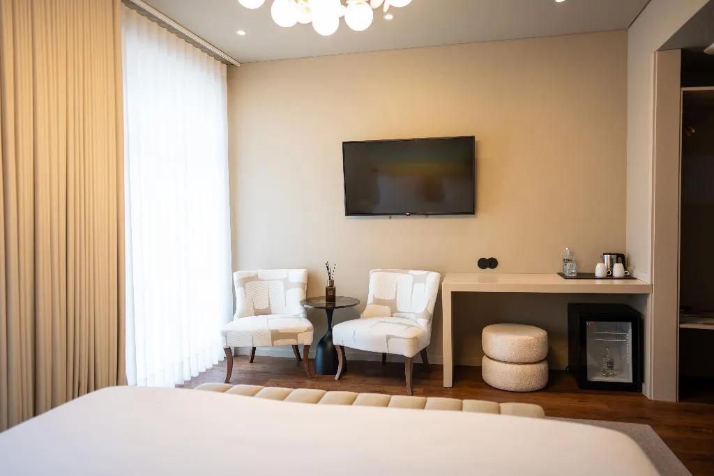 DOUBLE DELUXE WITH BALCONY Room, Santo Thyrso Hotel, Porto