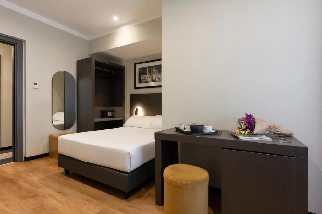 DOUBLE ECONOMY Room, The Cross, Rome