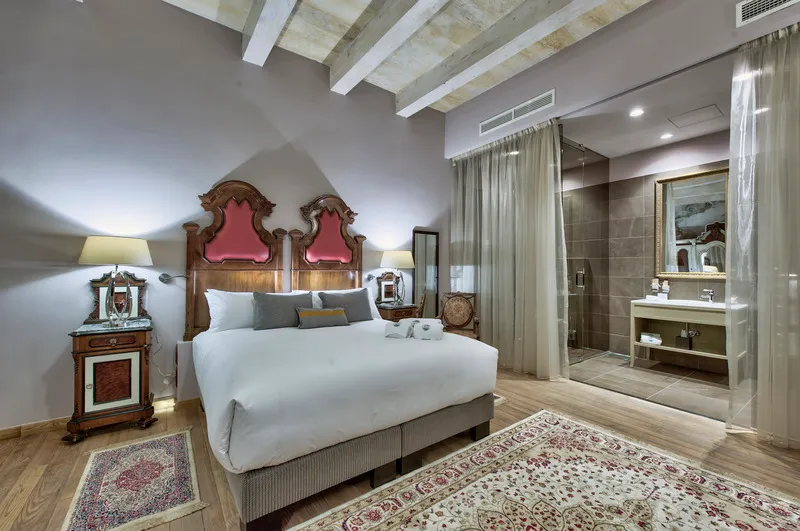 TRIPLE DELUXE Room, Palazzo Consiglia, Malta