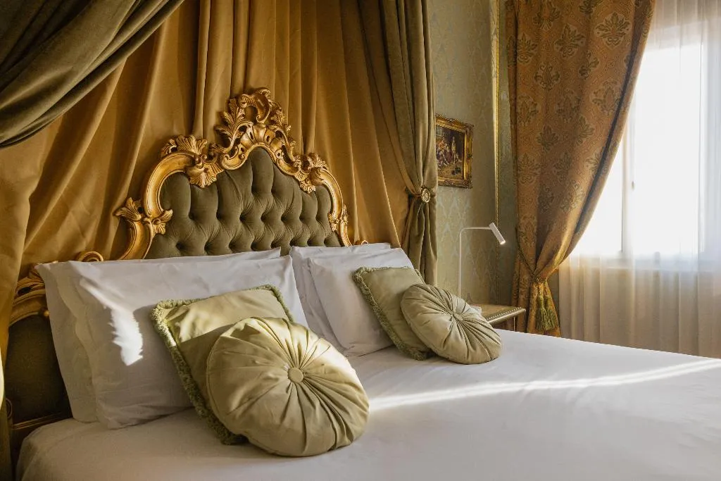 APARTMENT SUPERIOR WITH TERRACE Room, Palazzo Paruta, Venice