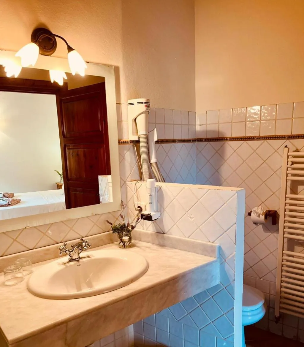 DOUBLE SINGLE USE WITH DOUBLE BED Room, Nou Dalt Muntanya, Majorca