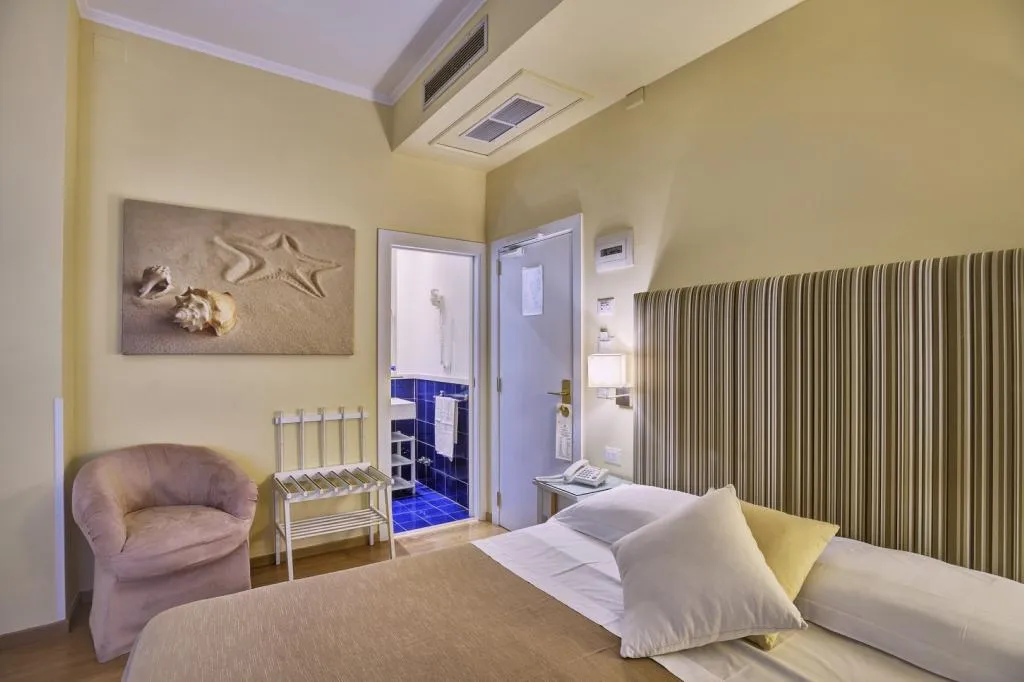DOUBLE STANDARD Room, Hotel Regina Sorrento, Naples