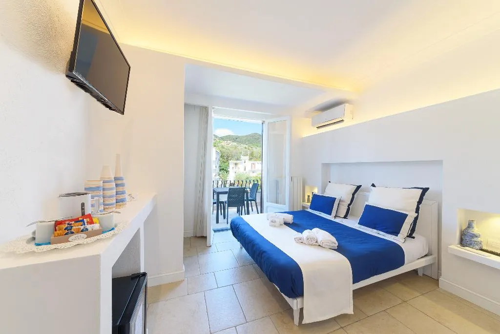 DOUBLE DELUXE Room, Villa Fortuna Holiday Resort, Naples
