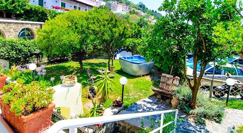 Terrace, Albergo Villa Giusto, Naples