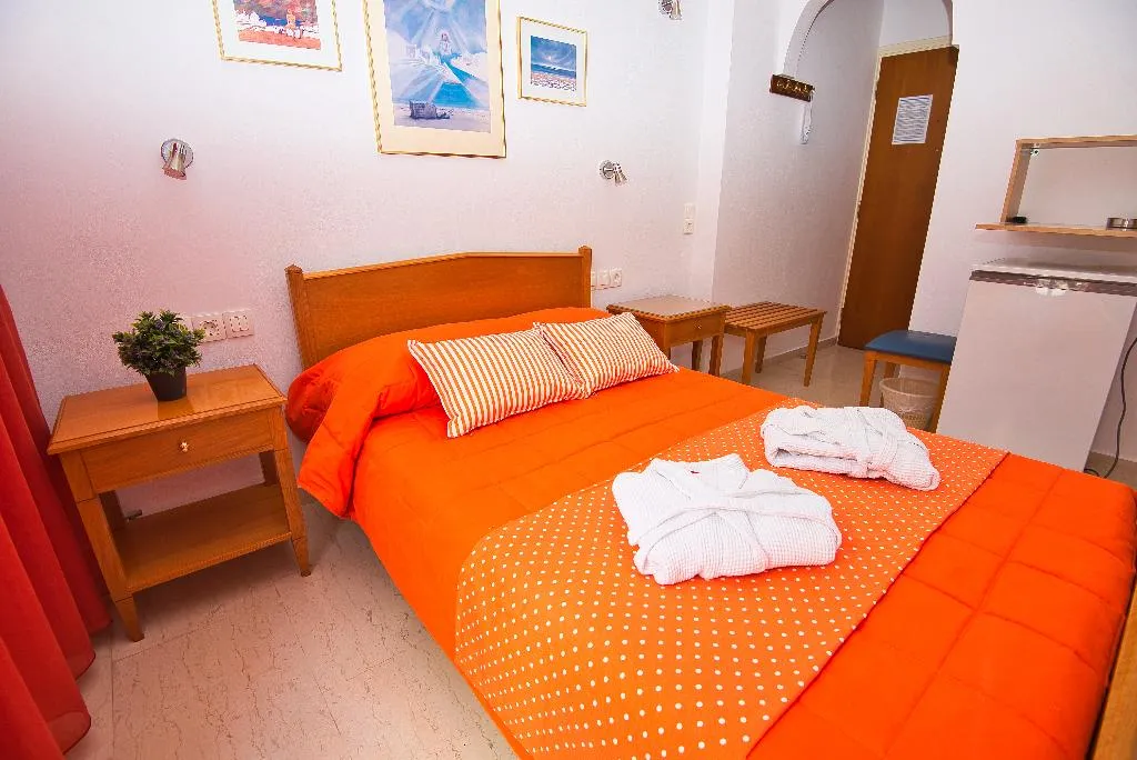 SINGLE ECONOMY Room, Irini's Rooms Fteoura, Santorini