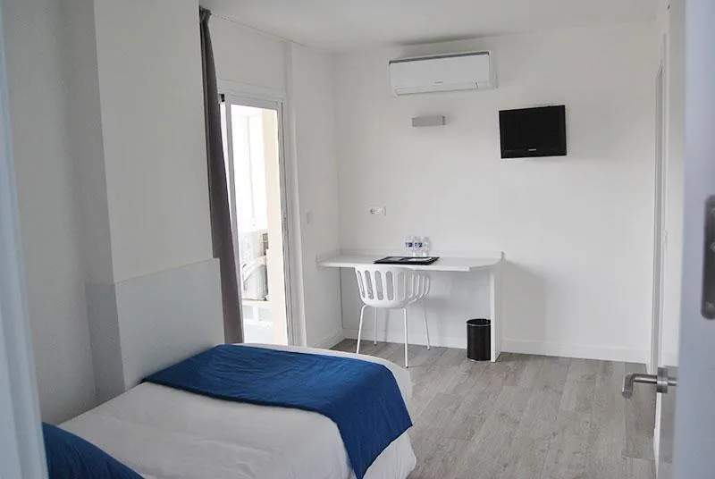 TRIPLE STANDARD Room, Estudiotel Alicante, Costa Blanca