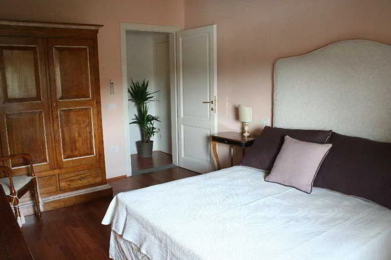 Room, Florence View Apartments, Florence