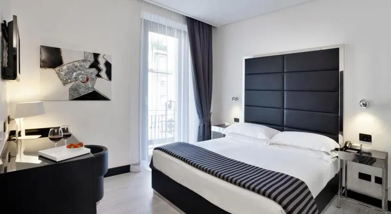 DOUBLE SINGLE USE SUPERIOR Room, Lhp Napoleon, Milan