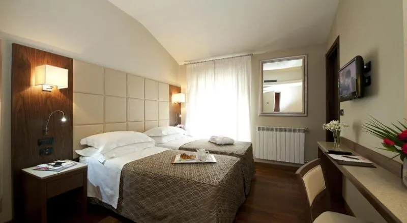 DOUBLE SINGLE USE SUPERIOR Room, Fenice Hotel Milan, Milan