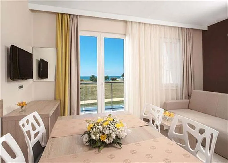 APARTMENT SUPERIOR CAPACITY 4 Room, Apartments Katoro Plava Laguna, Istria