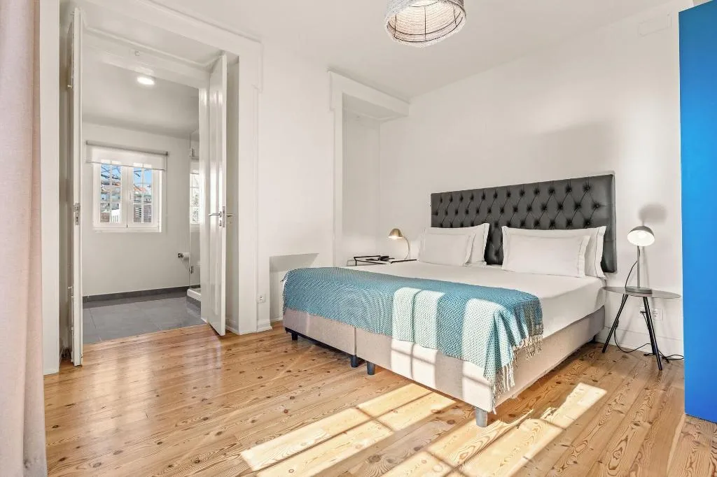Room, Jardim Da Lapa By Shiadu, Lisbon