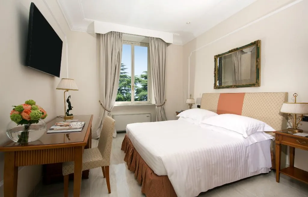 SINGLE PRESTIGE Room, Aldrovandi Villa Borghese, Rome