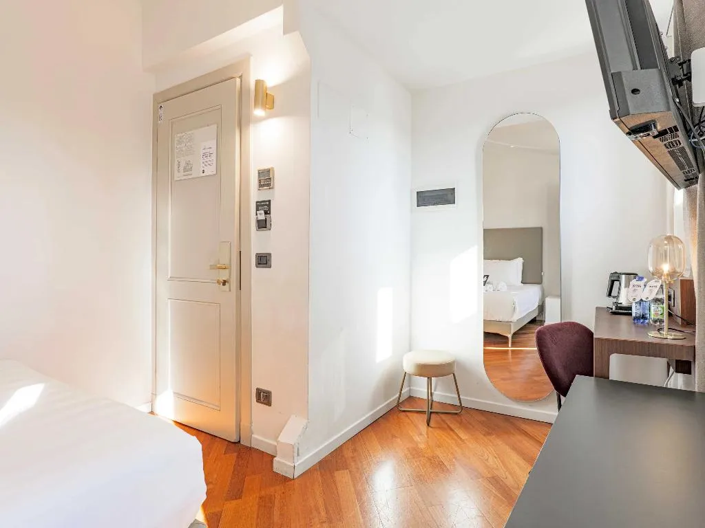 SINGLE WITH TERRACE Room, B&B Hotel Firenze Laurus Al Duomo, Florence