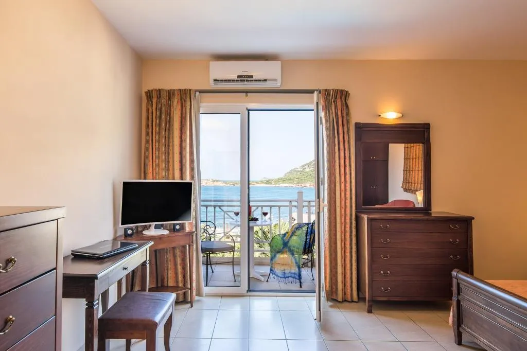 Double or Twin SIDE SEA VIEW Room, Talea Beach, Crete