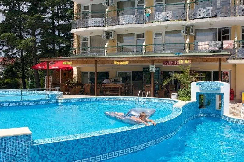Pool, Yantra Hotel, Bourgas