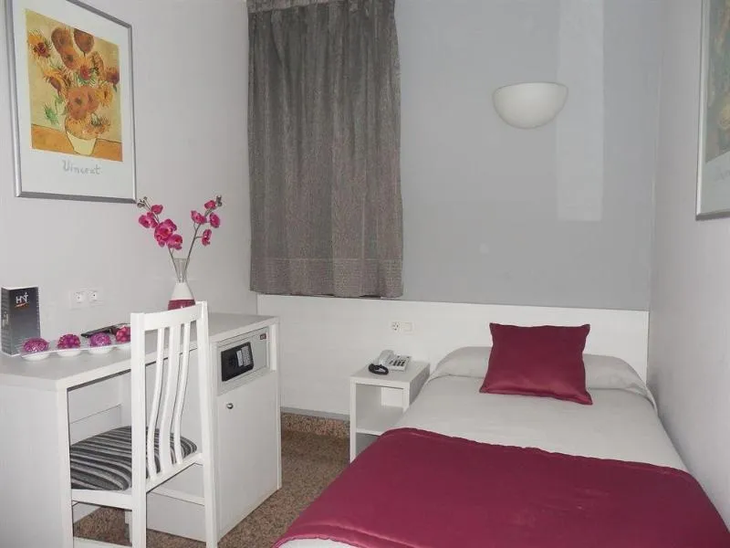 SINGLE STANDARD Room, Nuevo Triunfo, Barcelona