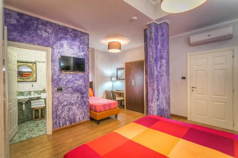 Room, Argentina, Florence