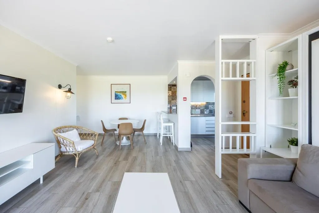 APARTMENT ONE BEDROOM WITH VIEWS Room, Pontalaia, Algarve