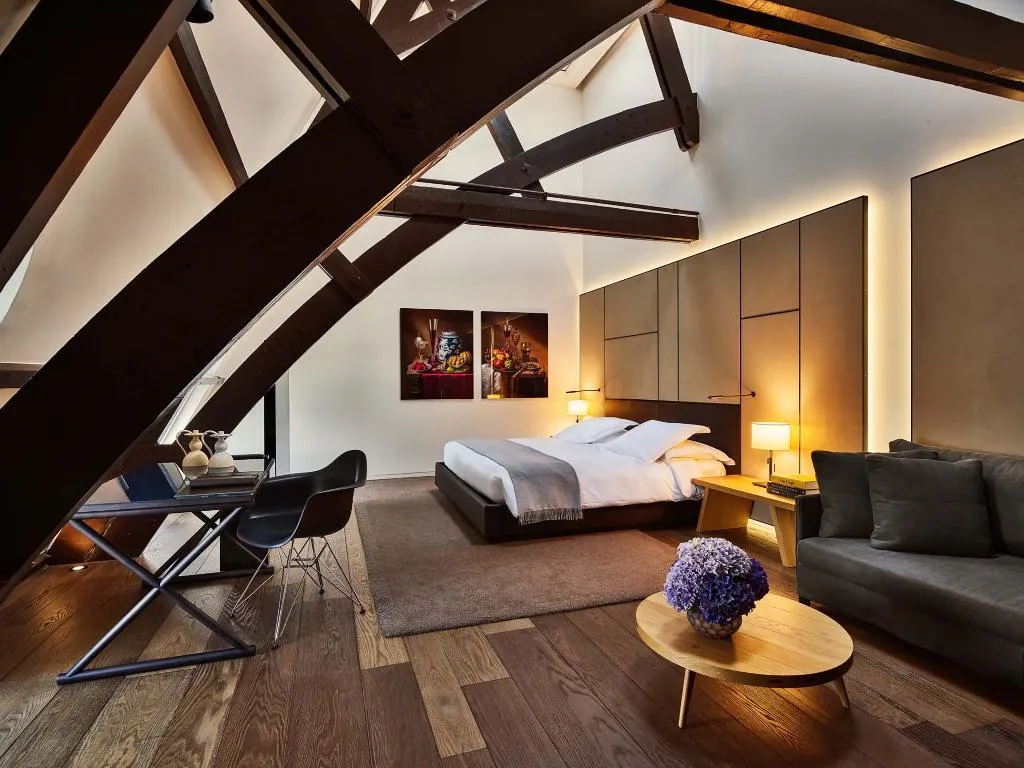 SUITE STANDARD Room, Mandarin Oriental Conservatorium, Amsterdam, Amsterdam