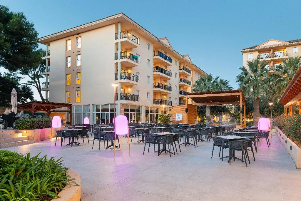 Terrace, Aparthotel Can Picafort Palace, Majorca