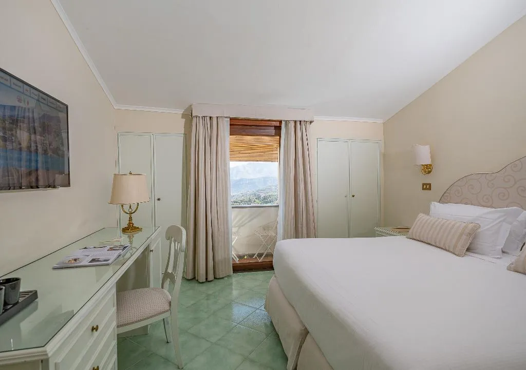 Double or Twin SUPERIOR SEA VIEW Room, Hotel Jaccarino, Naples