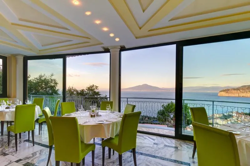 Restaurant, President, Naples