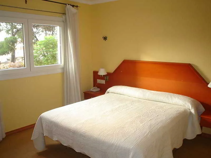 Room, Cruz de Gracia, Valencia