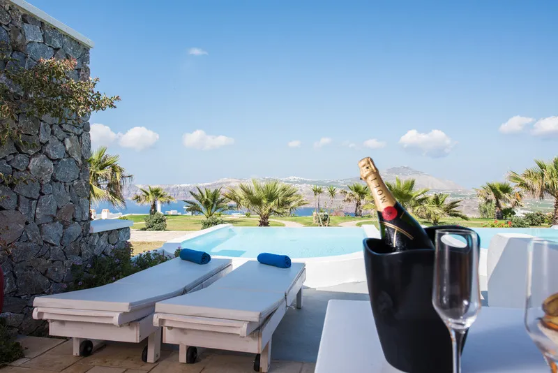 JUNIOR SUITE WITH PRIVATE POOL Room, Maison des Lys, Santorini