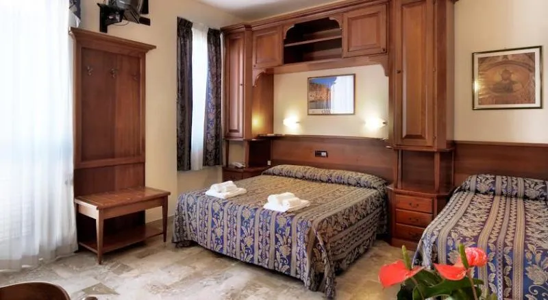 QUADRUPLE STANDARD Room, La Giara Hotel, Palermo