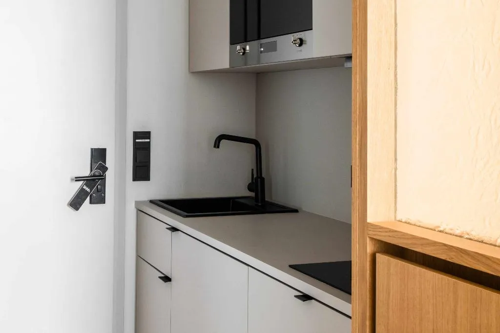 STUDIO CLASSIC DOUBLE BED Room, Locke at East Side Gallery, Friedrichshain, Berlin
