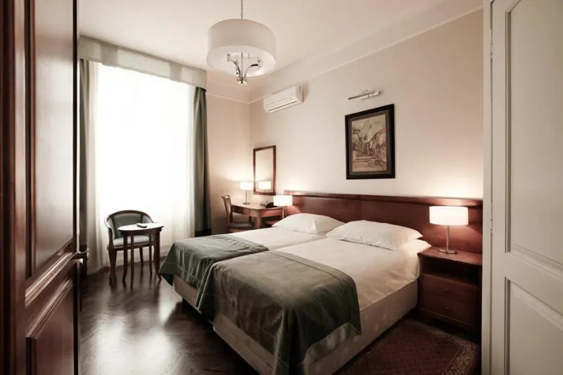 TWIN TWO BEDS Room, Senacki, Krakow