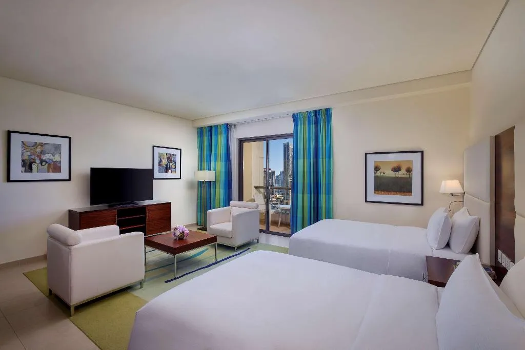 TWIN WITH BALCONY Room, Hilton Dubai The Walk, Dubai