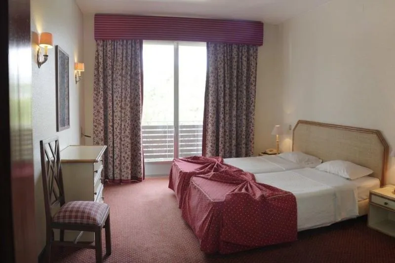 APARTMENT THREE BEDROOMS Room, Cidadela, Lisbon