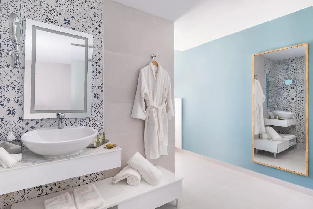 FAMILY ROOM KING SIZE BED Room, Hilton Skanes Monastir Beach Resort, Tunisia