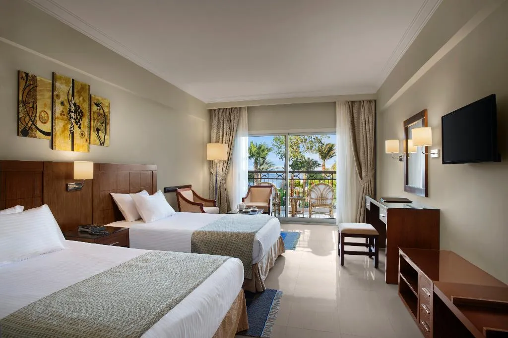 TRIPLE GARDEN VIEW Room, Sultan Gardens Resort, Red Sea Riviera