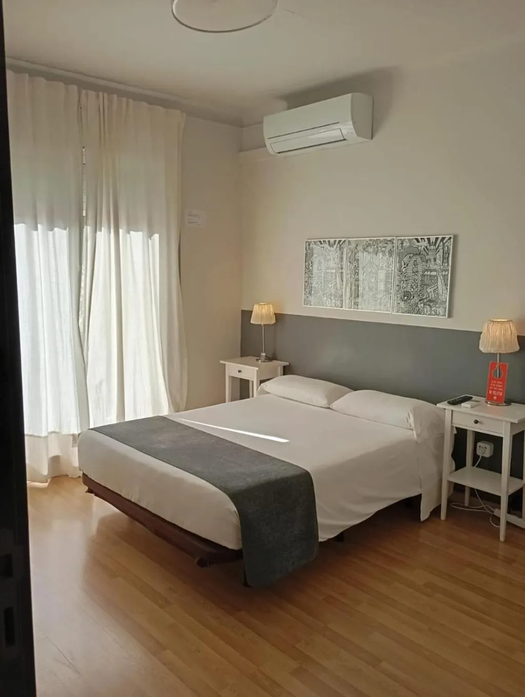 General view, Hostal El Ninot, Barcelona