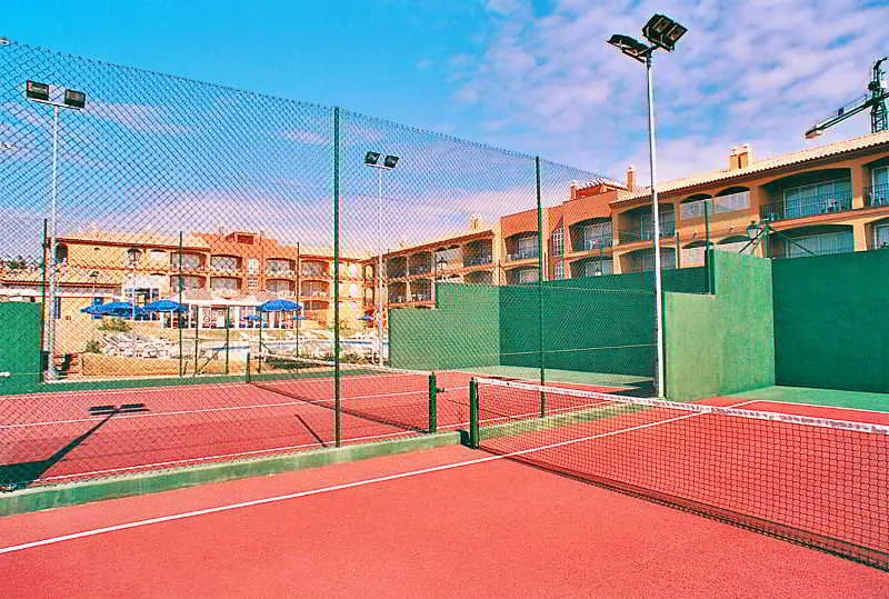 Sports and Entertainment, Leo Islamar, Costa De La Luz