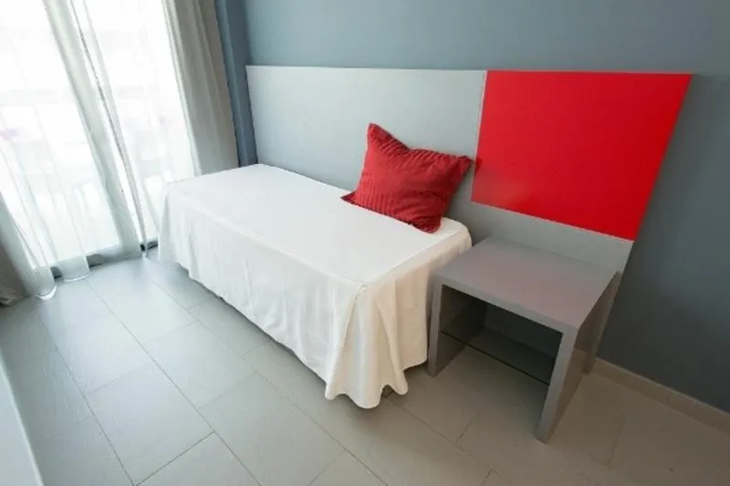 APARTMENT CAPACITY 6 TWO BEDROOMS Room, Apolo Suites Rentalmar, Costa Dorada