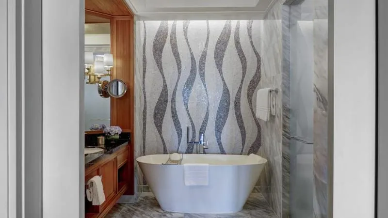 DOUBLE PREMIER KING BED Room, Four Seasons Resort Dubai at Jumeirah Beach, Dubai